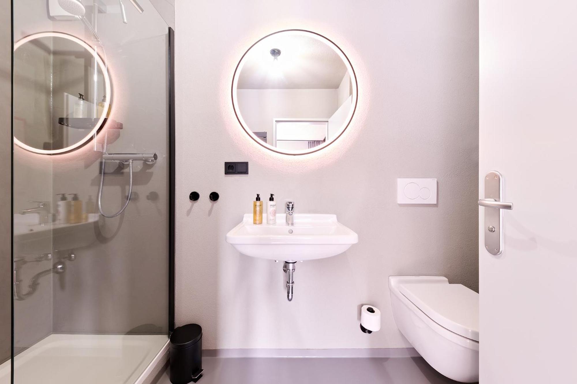 Appartement Xzllenz Kueche Bad S-Bahn Parken Smart-Tv Wellbeing à Neunkirchen am Sand Extérieur photo