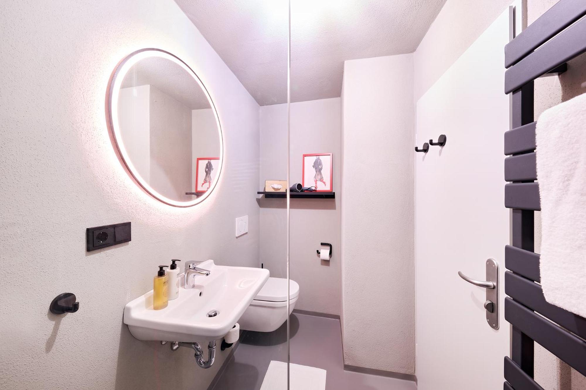 Appartement Xzllenz Kueche Bad S-Bahn Parken Smart-Tv Wellbeing à Neunkirchen am Sand Extérieur photo