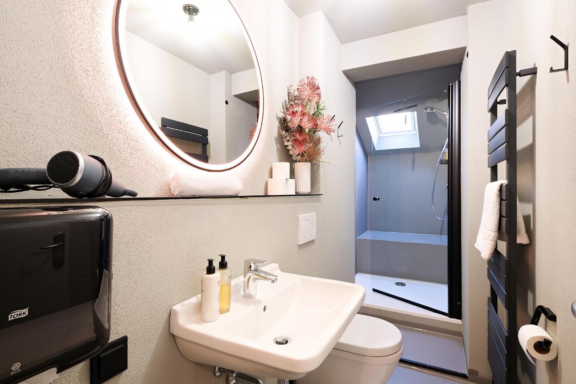 Appartement Xzllenz Kueche Bad S-Bahn Parken Smart-Tv Wellbeing à Neunkirchen am Sand Extérieur photo